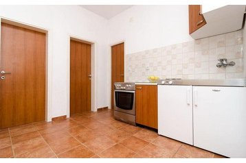 Hrvatska Privát Pomena, Eksterijer